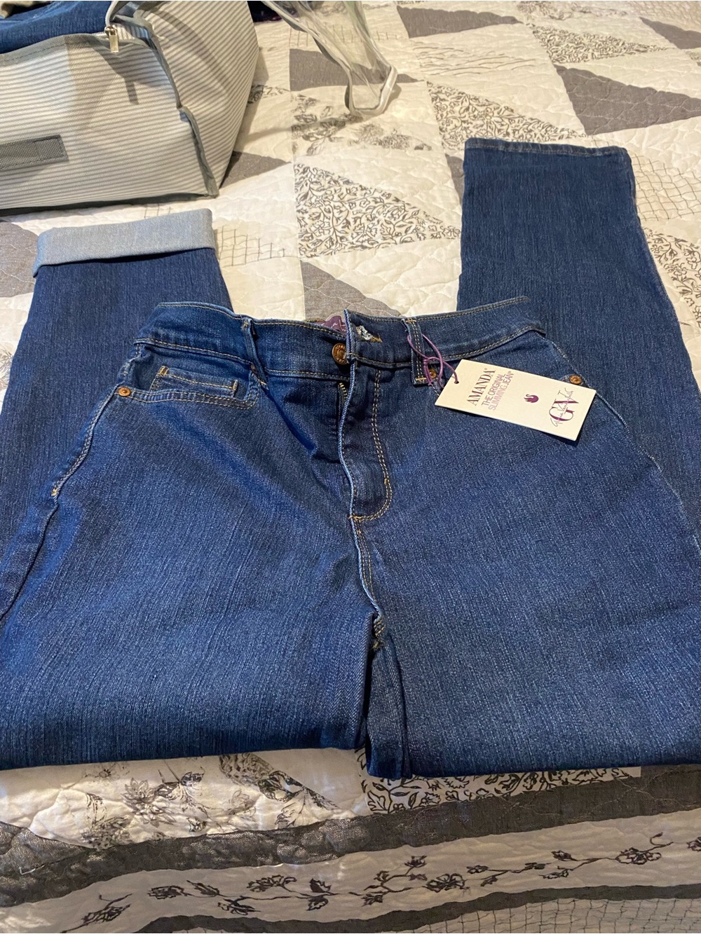 Gloria Vanderbilt 
Amanda Jean
NWT